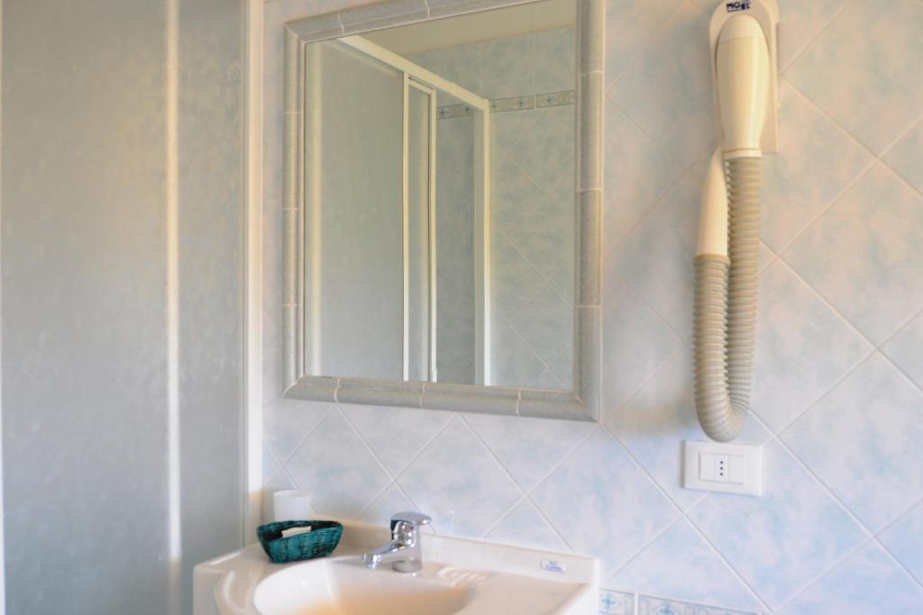 Hotel Azzurra Marina di Pietrasanta Rum bild