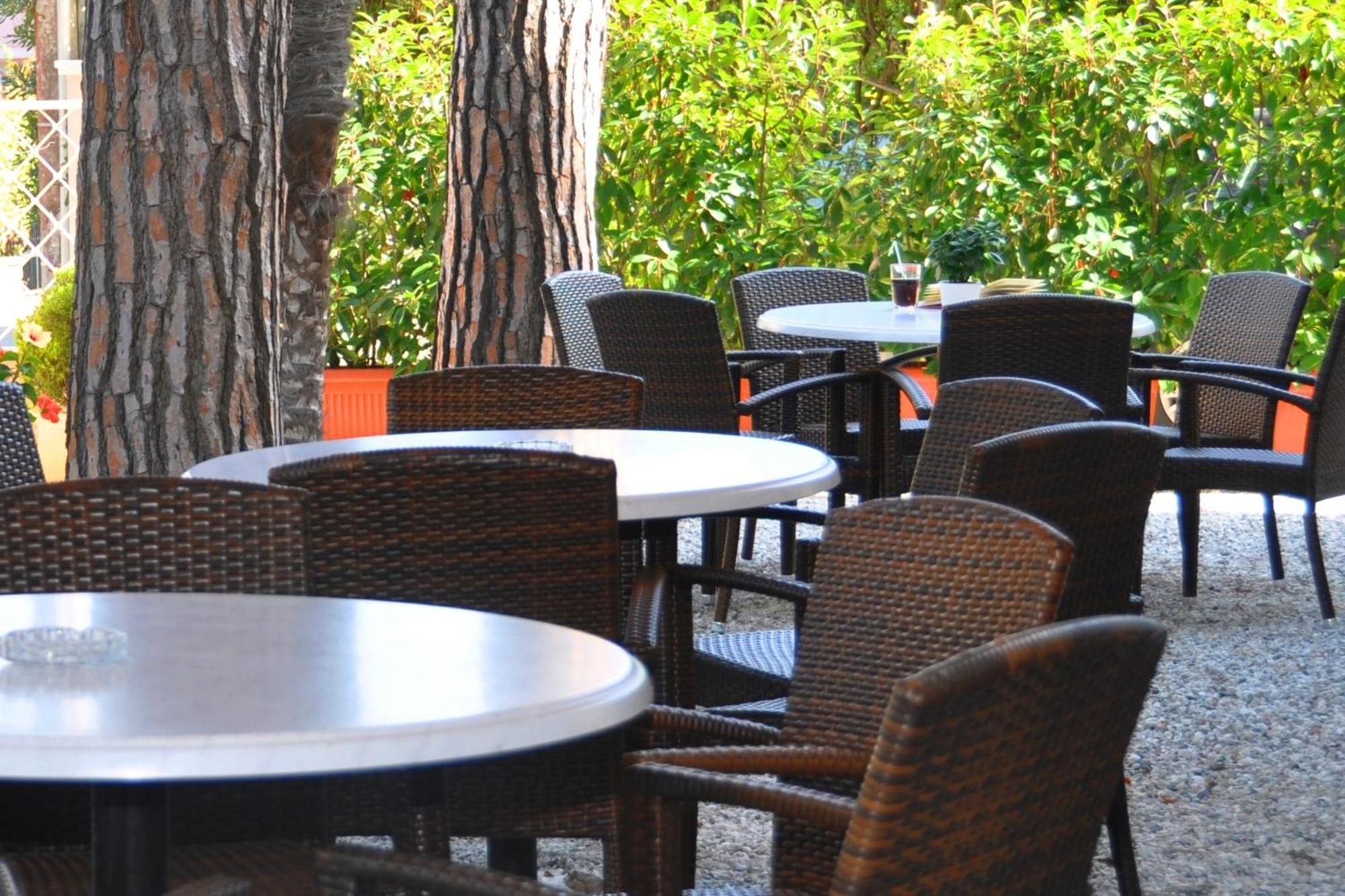 Hotel Azzurra Marina di Pietrasanta Exteriör bild