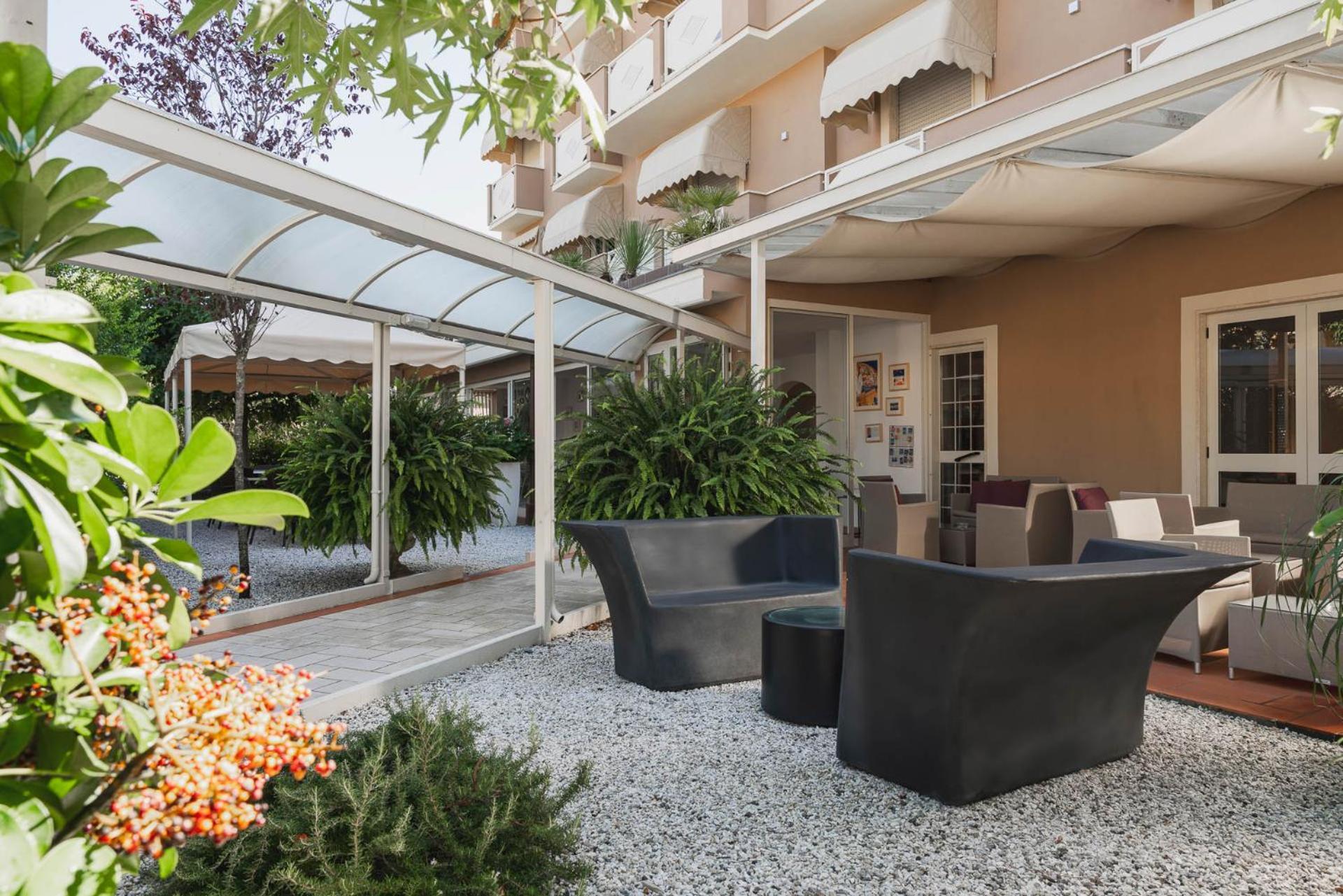 Hotel Azzurra Marina di Pietrasanta Exteriör bild
