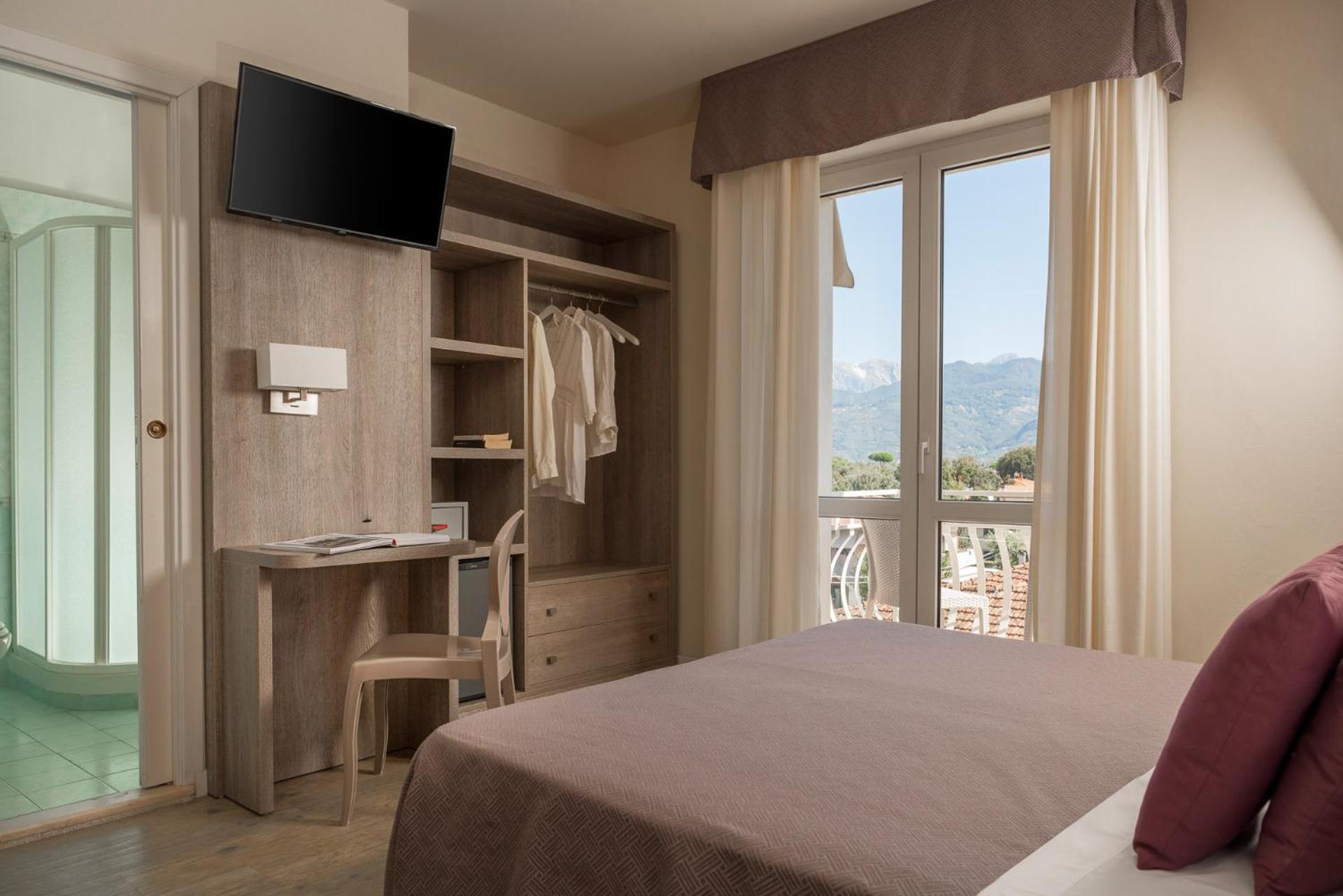 Hotel Azzurra Marina di Pietrasanta Exteriör bild