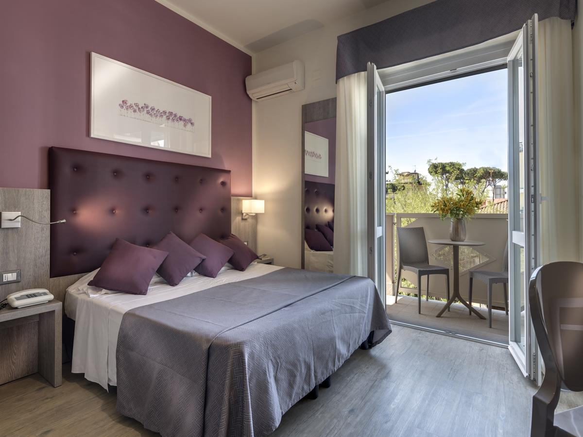 Hotel Azzurra Marina di Pietrasanta Exteriör bild